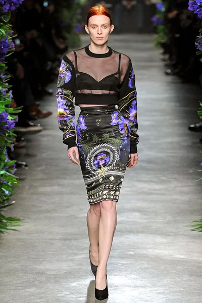 Look 43